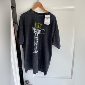 Men’s Nike Tee